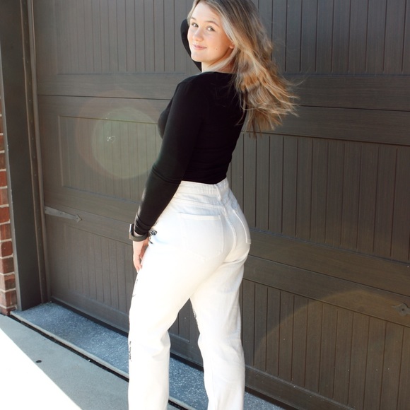 SHEIN BUTTERFLY WHITE DENIM STRAIGHT LEG JEANS - Picture 6 of 8